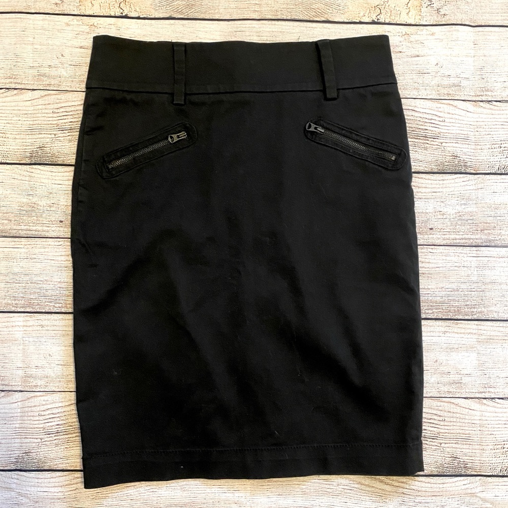 Black Tight-Fitted Zip Up Skirt • ARMANI EXCHANGE